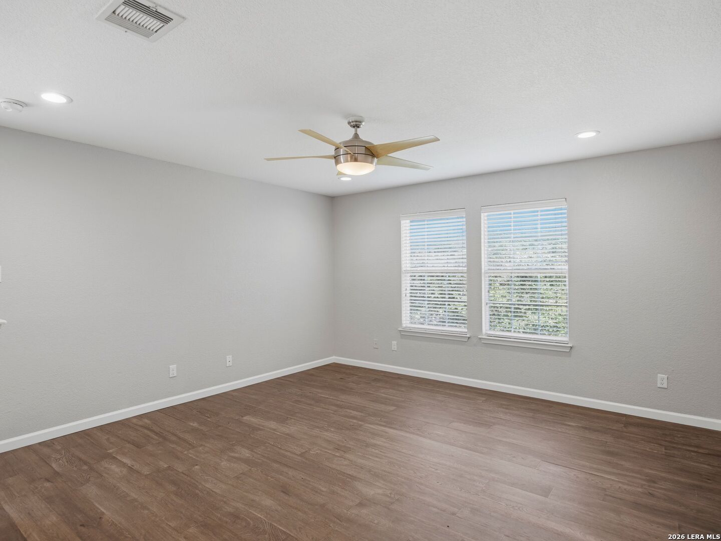 6605 Wood Bench Live Oak TX 78233