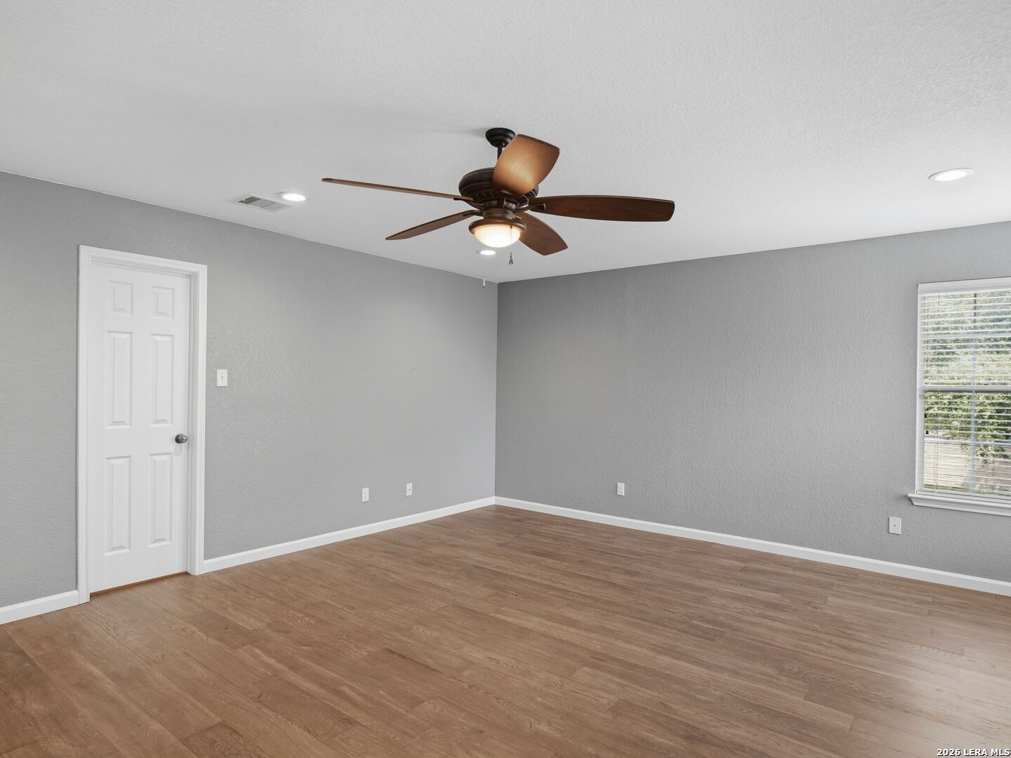 6605 Wood Bench Live Oak TX 78233