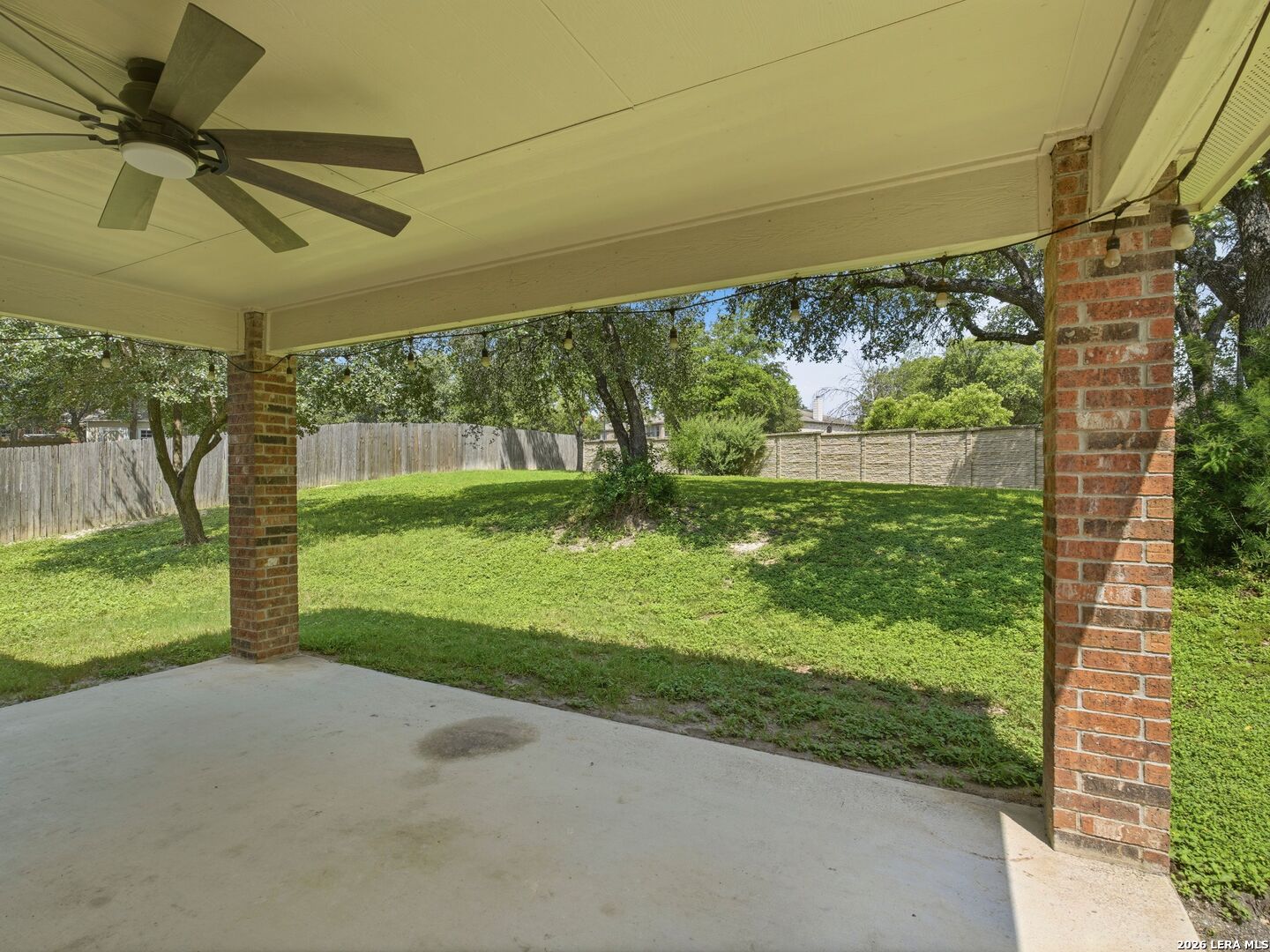 6605 Wood Bench Live Oak TX 78233