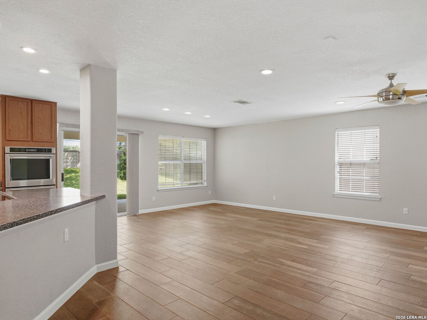 6605 Wood Bench Live Oak TX 78233