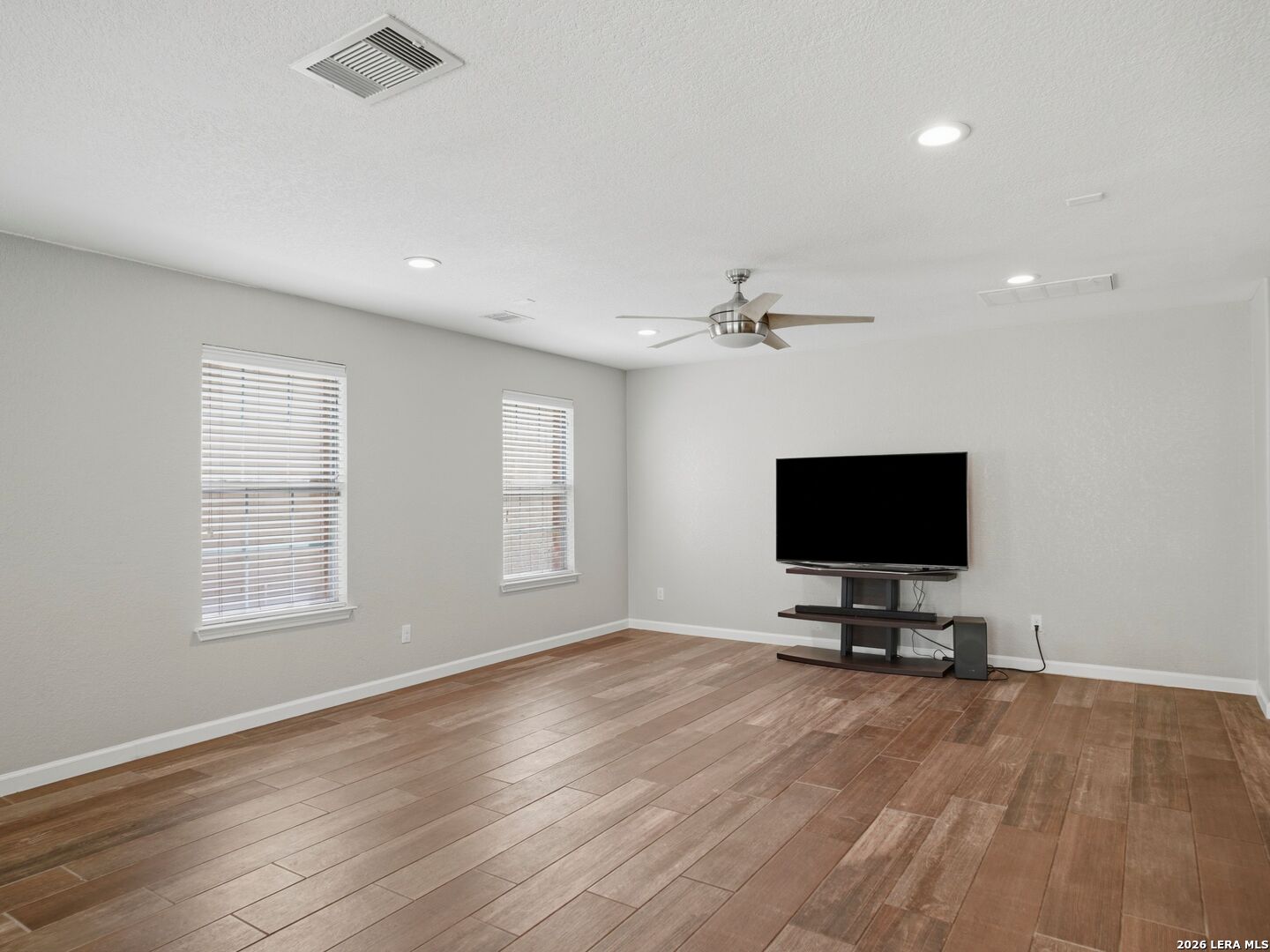 6605 Wood Bench Live Oak TX 78233