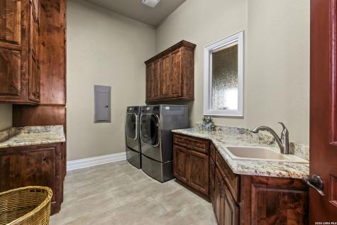 6762 Manor Hill San Antonio TX 78257
