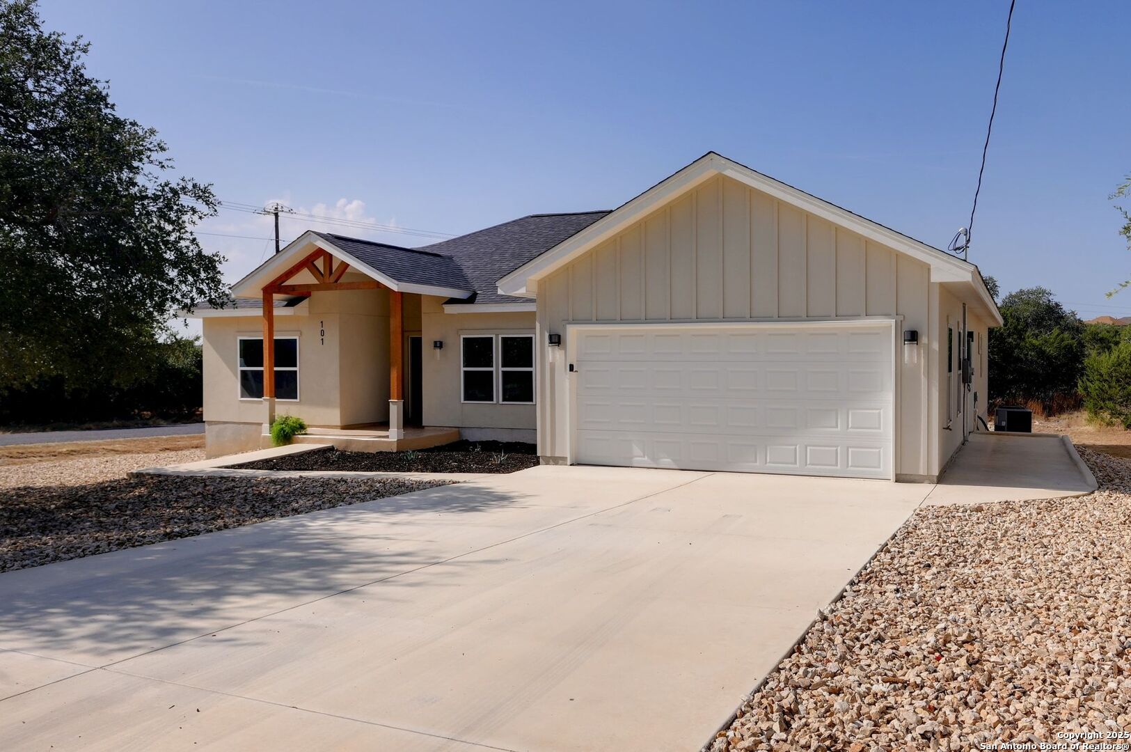 101 N John Bird Blanco TX 78606