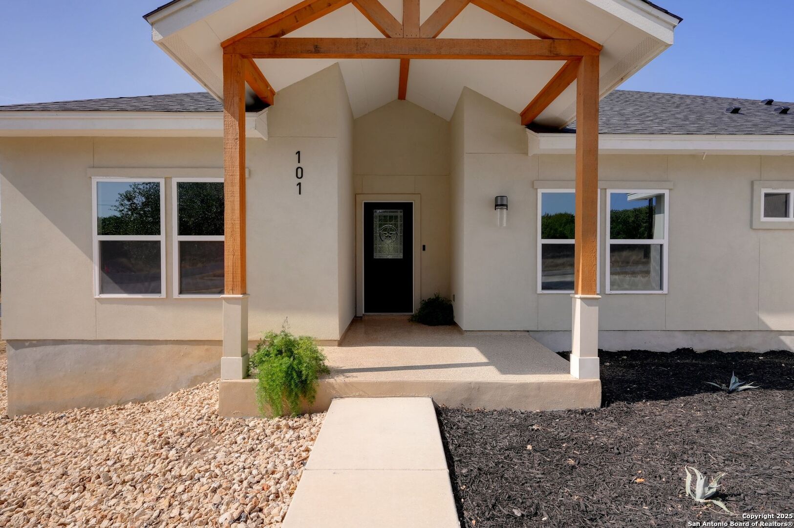 101 N John Bird Blanco TX 78606