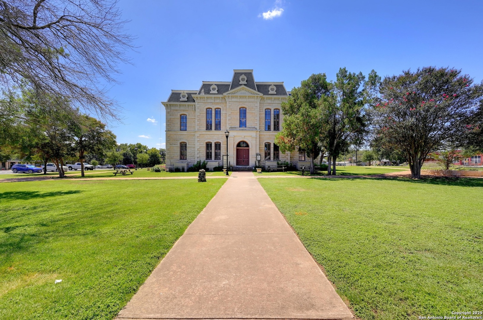 101 N John Bird Blanco TX 78606