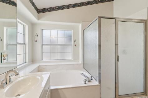 632 Oak Valley Kerrville TX 78028