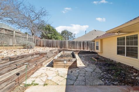 632 Oak Valley Kerrville TX 78028