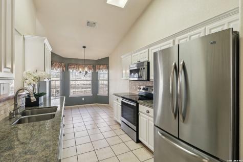 632 Oak Valley Kerrville TX 78028