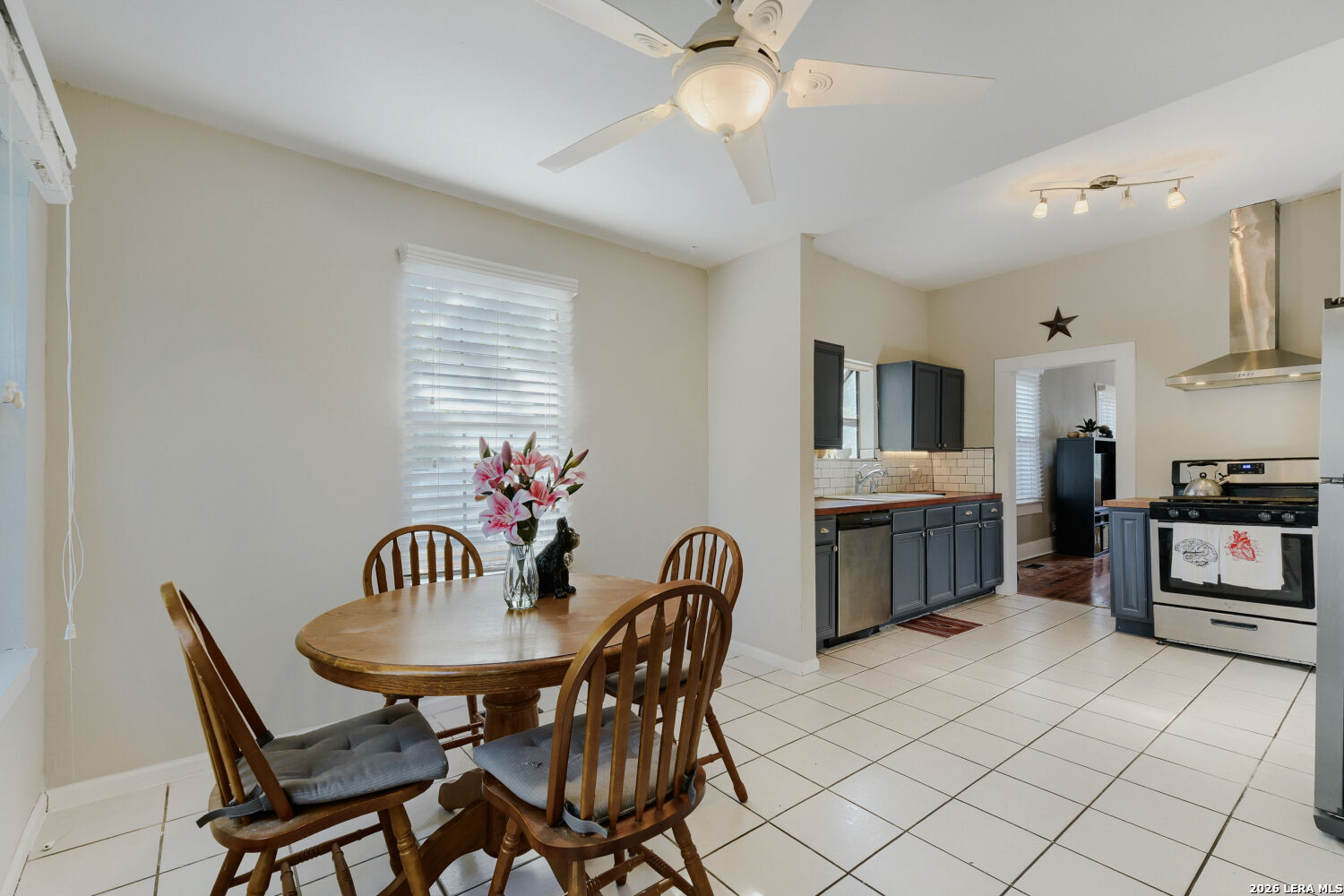 608 E Mistletoe San Antonio TX 78212