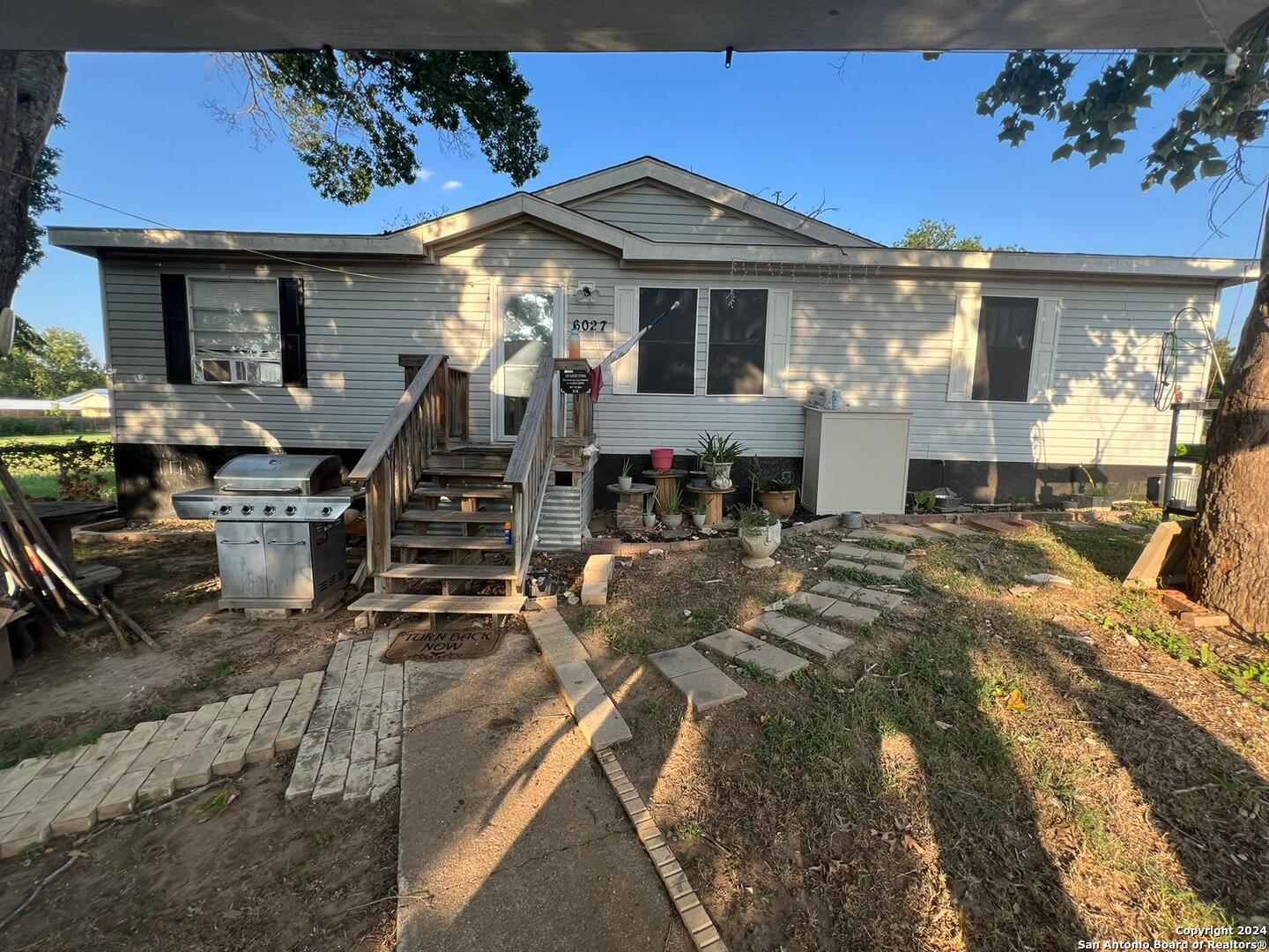 6027 Sutherland Springs Road Seguin TX 78155