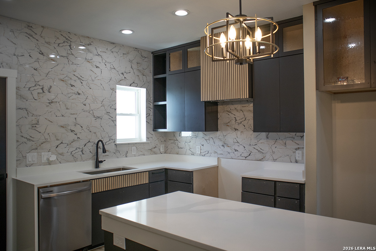 130 E Lachapelle San Antonio TX 78204