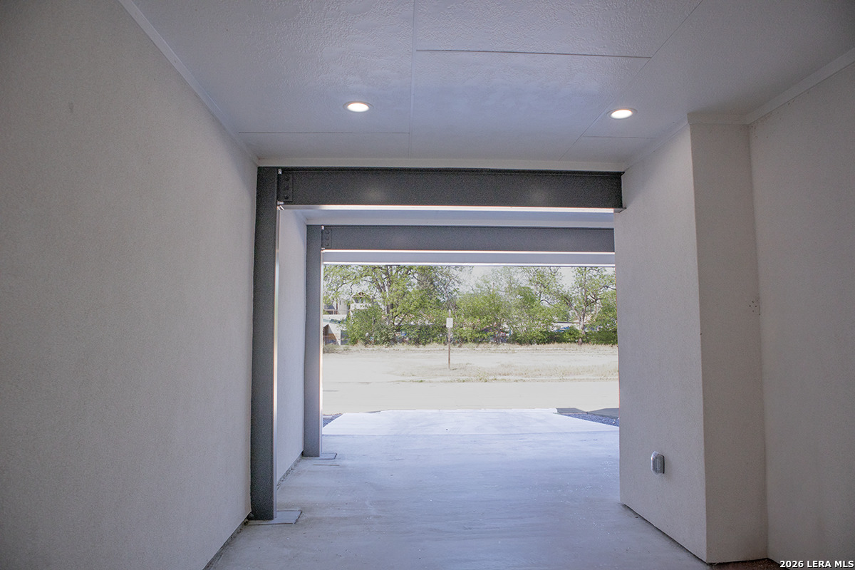 130 E Lachapelle San Antonio TX 78204