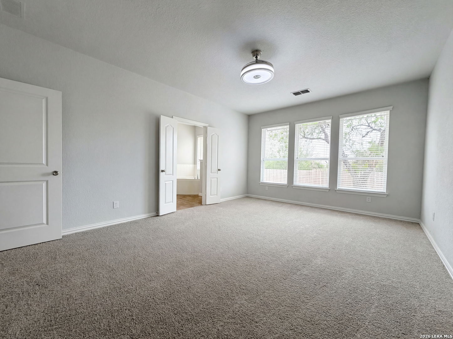 8910 Olmstead Converse TX 78109