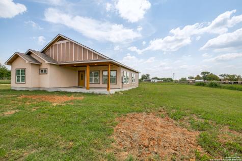 804 Fir Street Jourdanton TX 78026