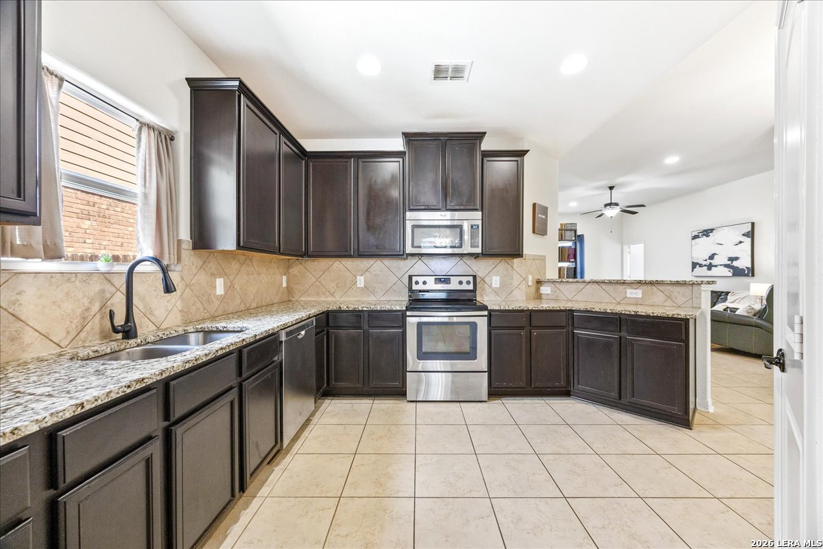 330 Callalily New Braunfels TX 78132