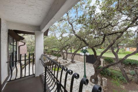 232 Meadowbrook Drive Hollywood Park TX 78232