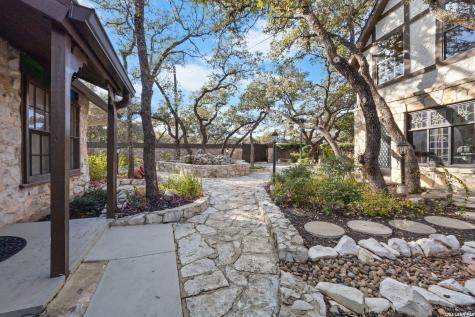 232 Meadowbrook Drive Hollywood Park TX 78232