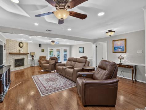 8803 Cattail Windcrest TX 78239