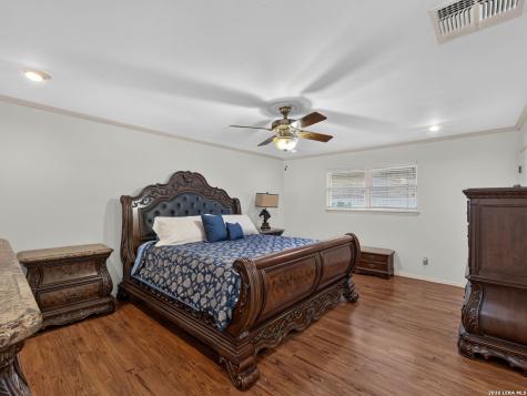8803 Cattail Windcrest TX 78239