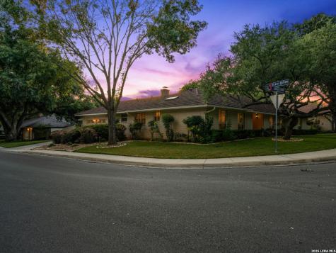 8803 Cattail Windcrest TX 78239