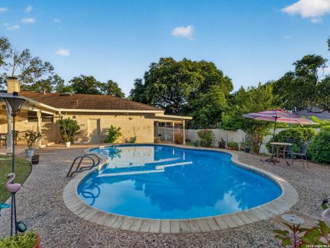 8803 Cattail Windcrest TX 78239