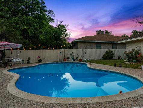 8803 Cattail Windcrest TX 78239