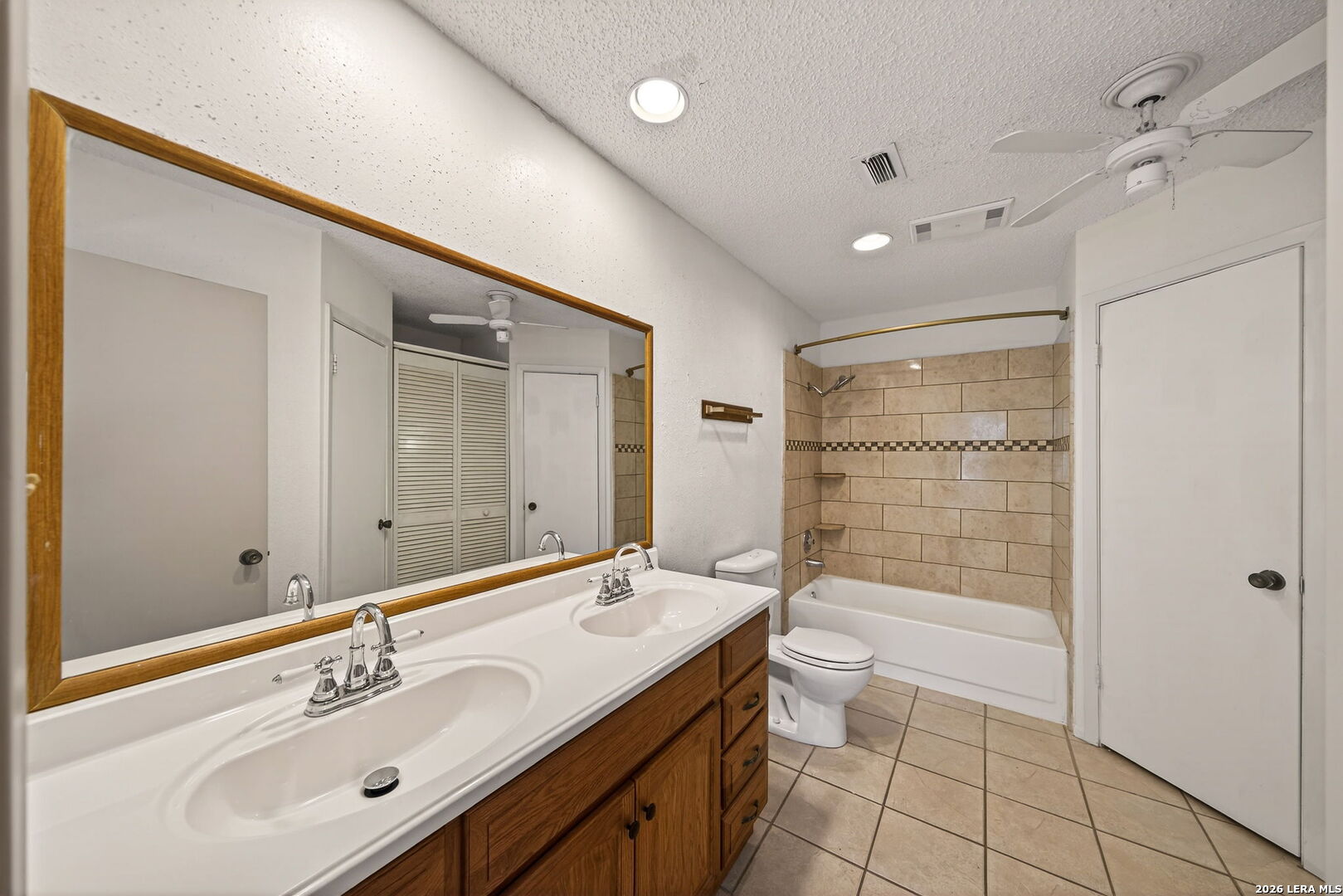 3916 Chimney Springs San Antonio TX 78247