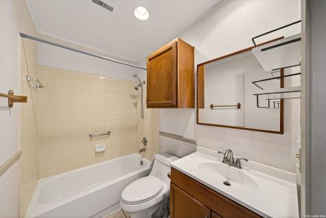 3916 Chimney Springs San Antonio TX 78247