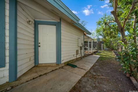 3916 Chimney Springs San Antonio TX 78247