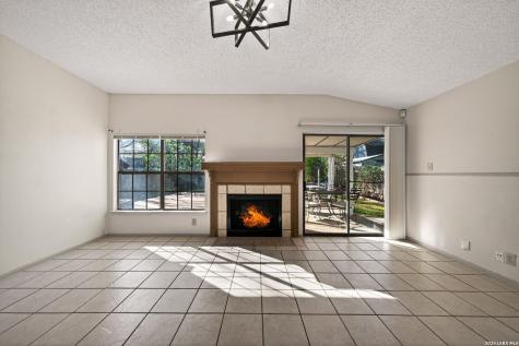 3916 Chimney Springs San Antonio TX 78247
