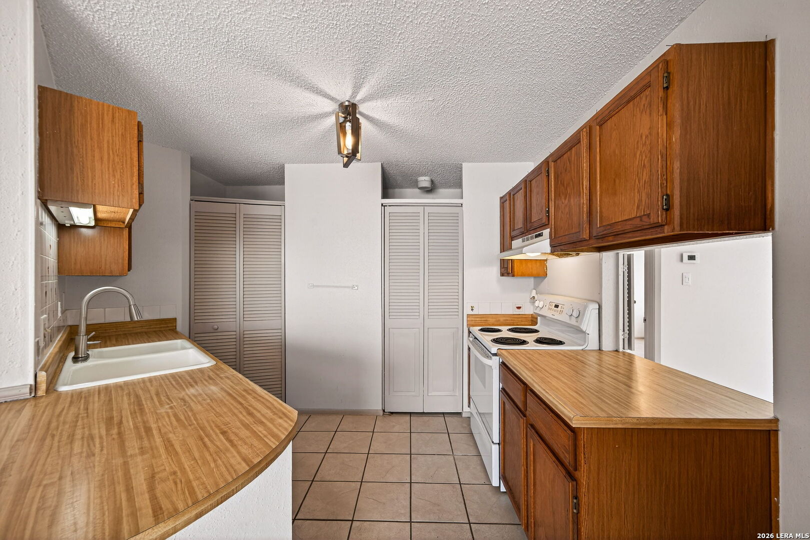 3916 Chimney Springs San Antonio TX 78247