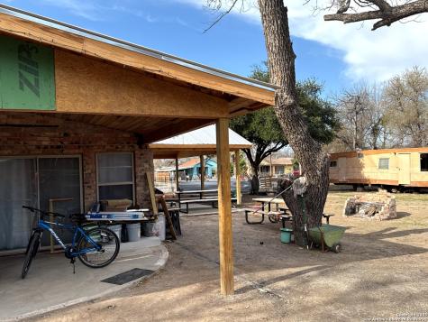 713 Boone Street Uvalde TX 78801