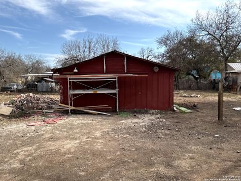 713 Boone Street Uvalde TX 78801