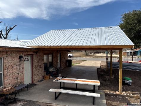 713 Boone Street Uvalde TX 78801