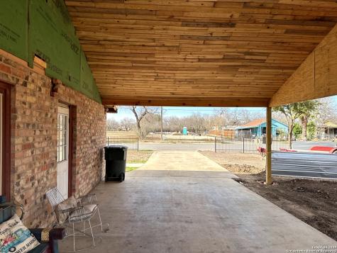713 Boone Street Uvalde TX 78801