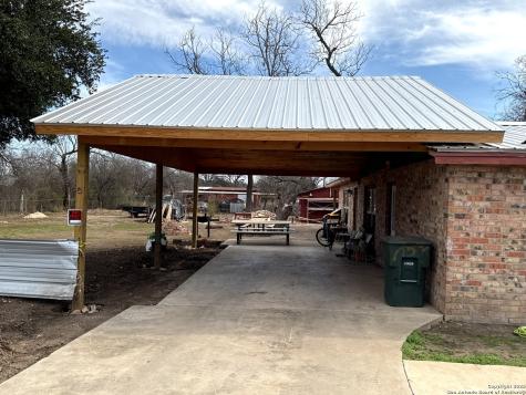 713 Boone Street Uvalde TX 78801