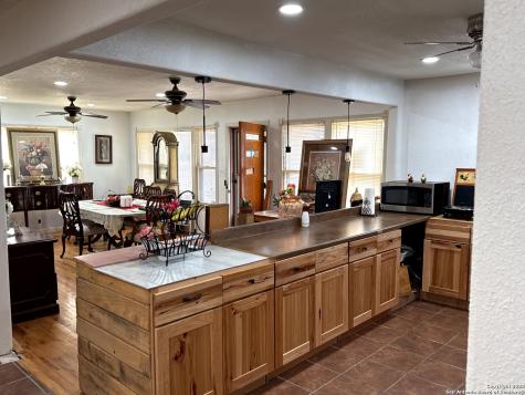 713 Boone Street Uvalde TX 78801