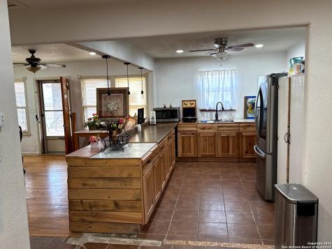 713 Boone Street Uvalde TX 78801