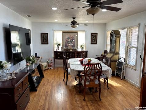 713 Boone Street Uvalde TX 78801