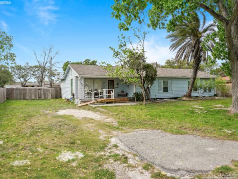 222 S 12th Street Aransas Pass TX 78336