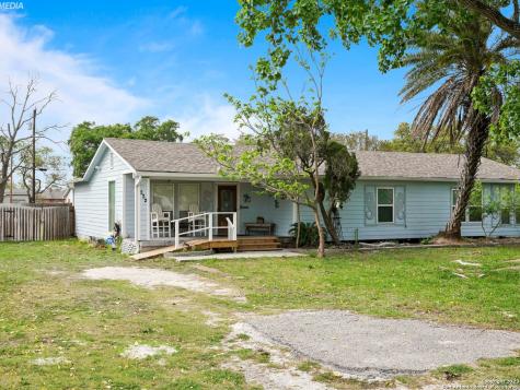 222 S 12th Street Aransas Pass TX 78336