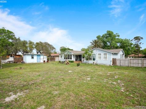 222 S 12th Street Aransas Pass TX 78336