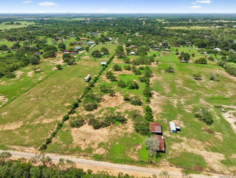 7627 Triple Oaks Drive San Antonio TX 78263