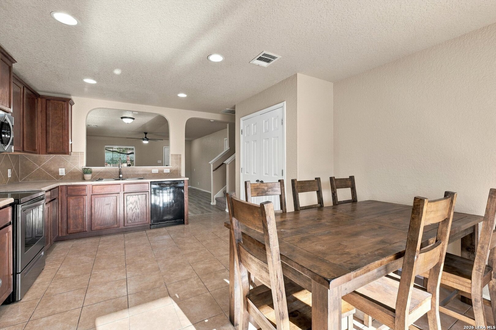 330 Ann Drive Converse TX 78109