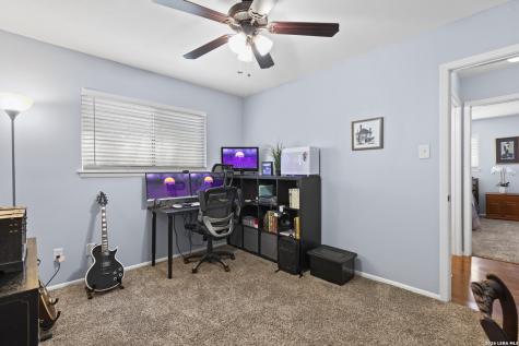13023 Larkyorke Street San Antonio TX 78233