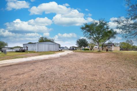 3174 County Road 357 La Vernia TX 78121
