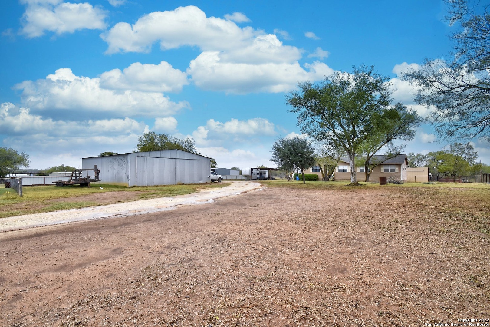 3174 County Road 357 La Vernia TX 78121