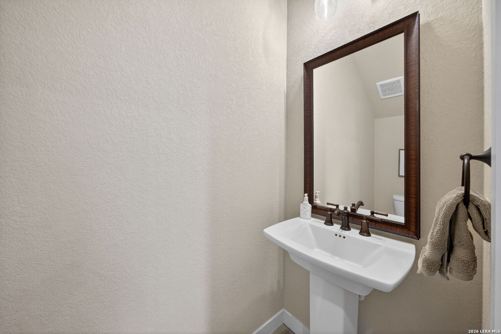 5843 Whitby Road #11 San Antonio TX 78240