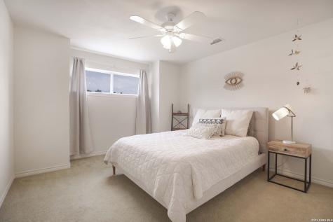 130 Oakwell Farms Parkway San Antonio TX 78218