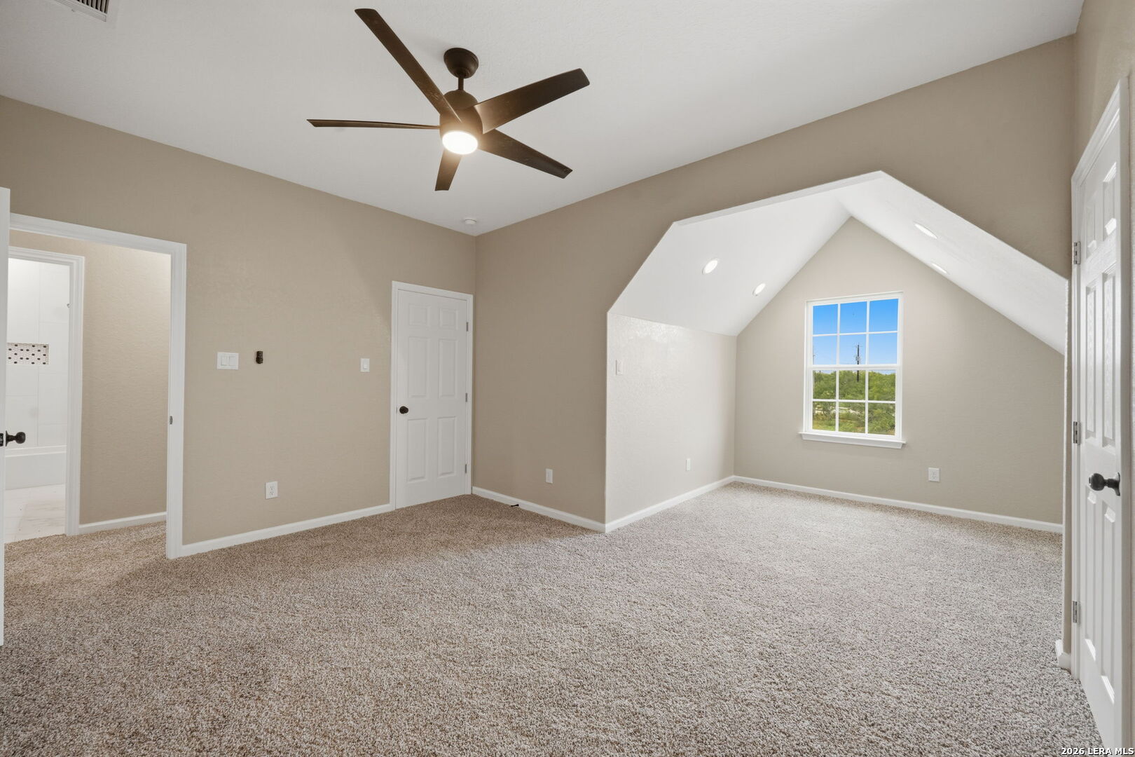 111 County Road 2660 Devine TX 78016